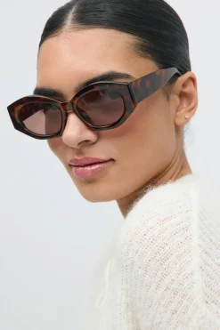 Angular cateye sunglasses