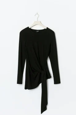 Asymmetric tie top