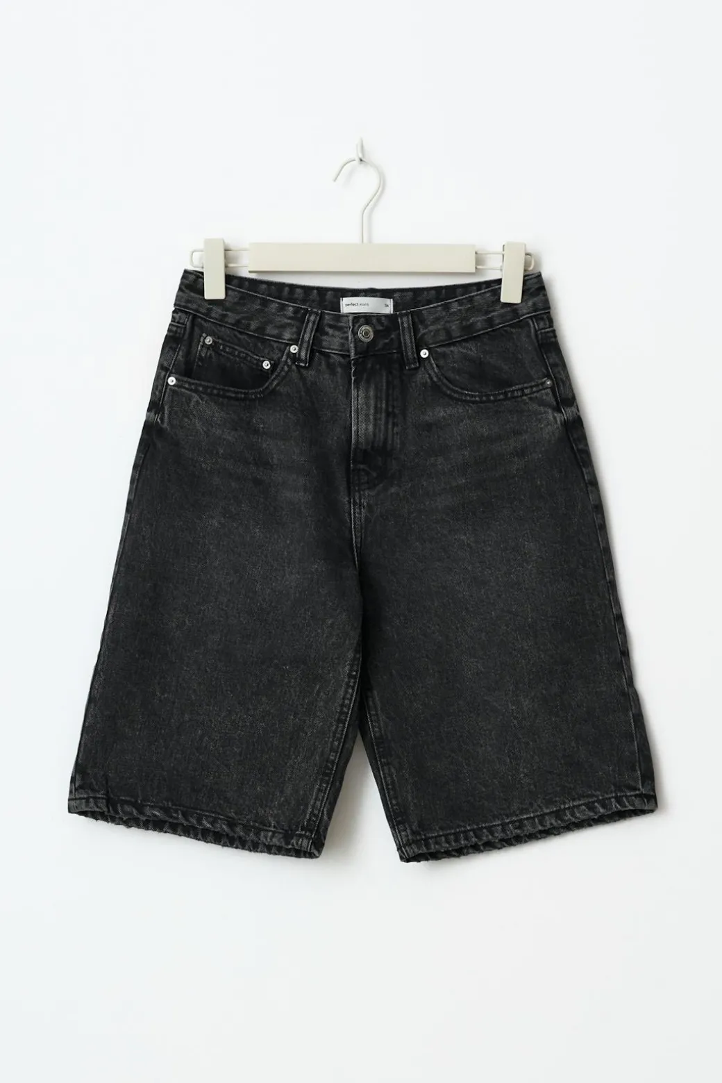 Baggy denim shorts