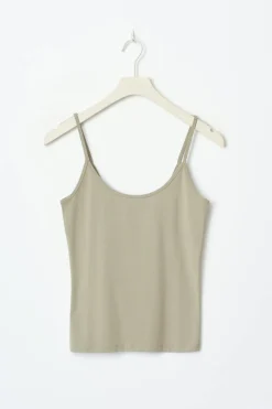 Basic strap singlet