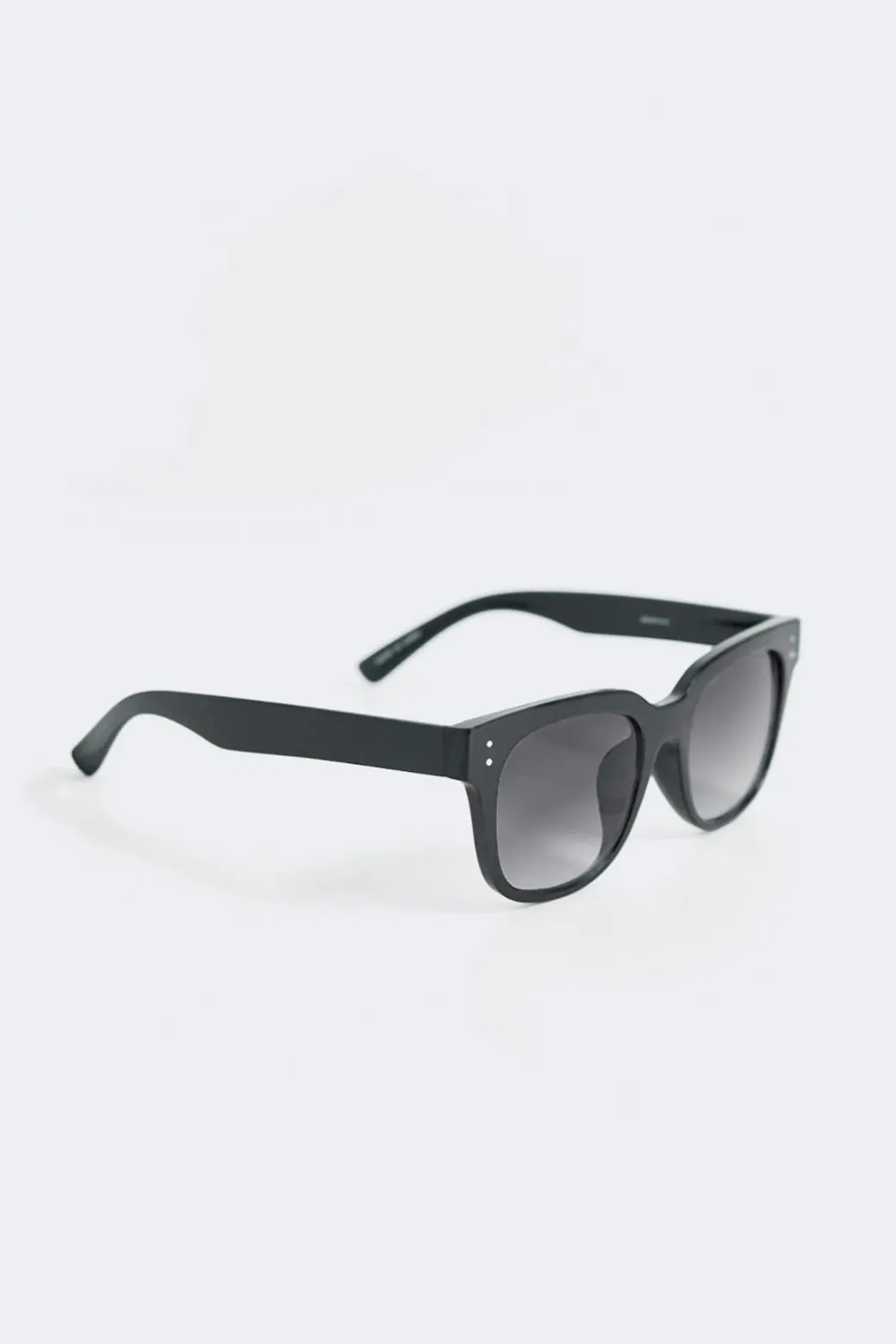 basic sunglasses