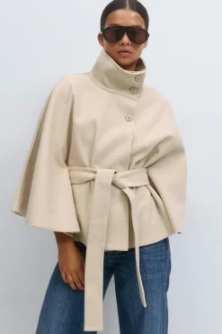 Belt cape jacket