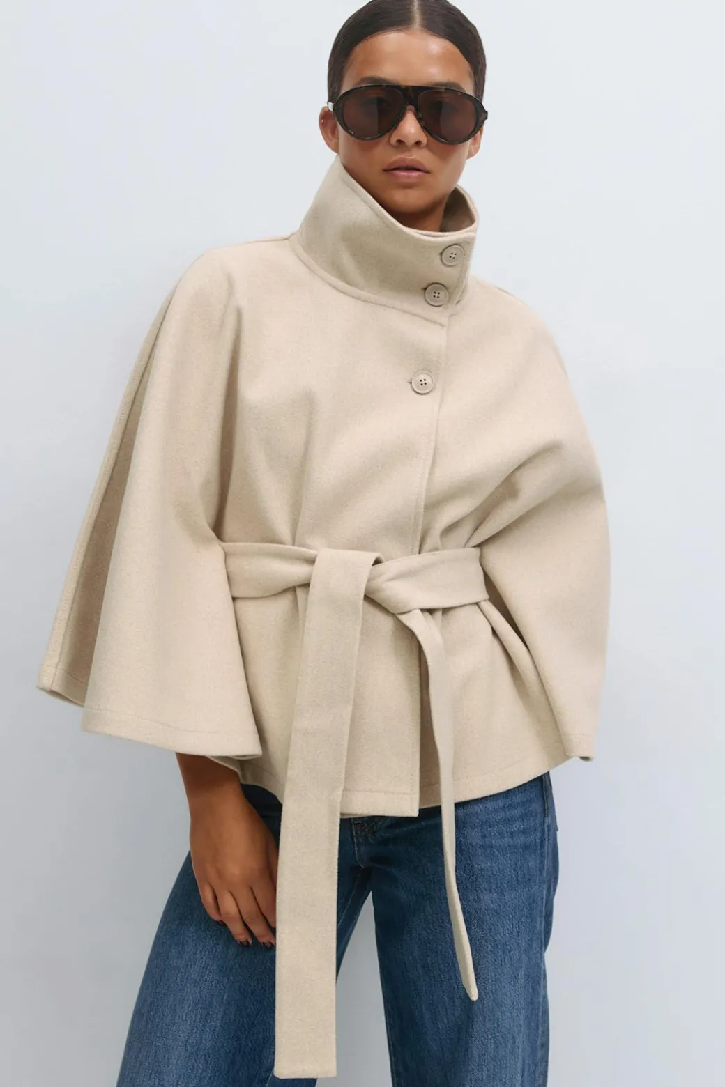 Belt cape jacket