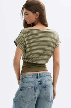 Boatneck top