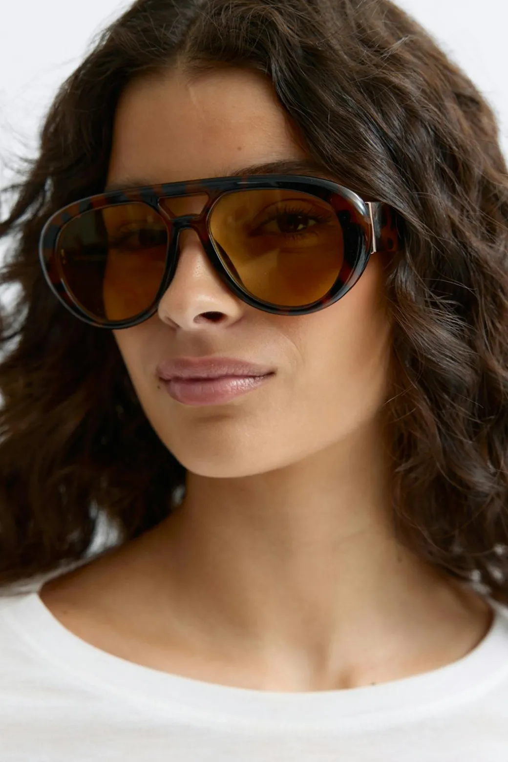 Bold aviator sunglasses