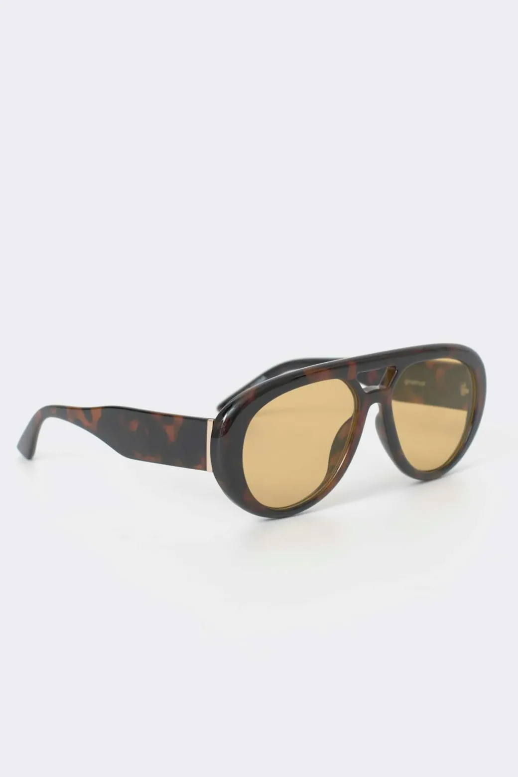 Bold aviator sunglasses