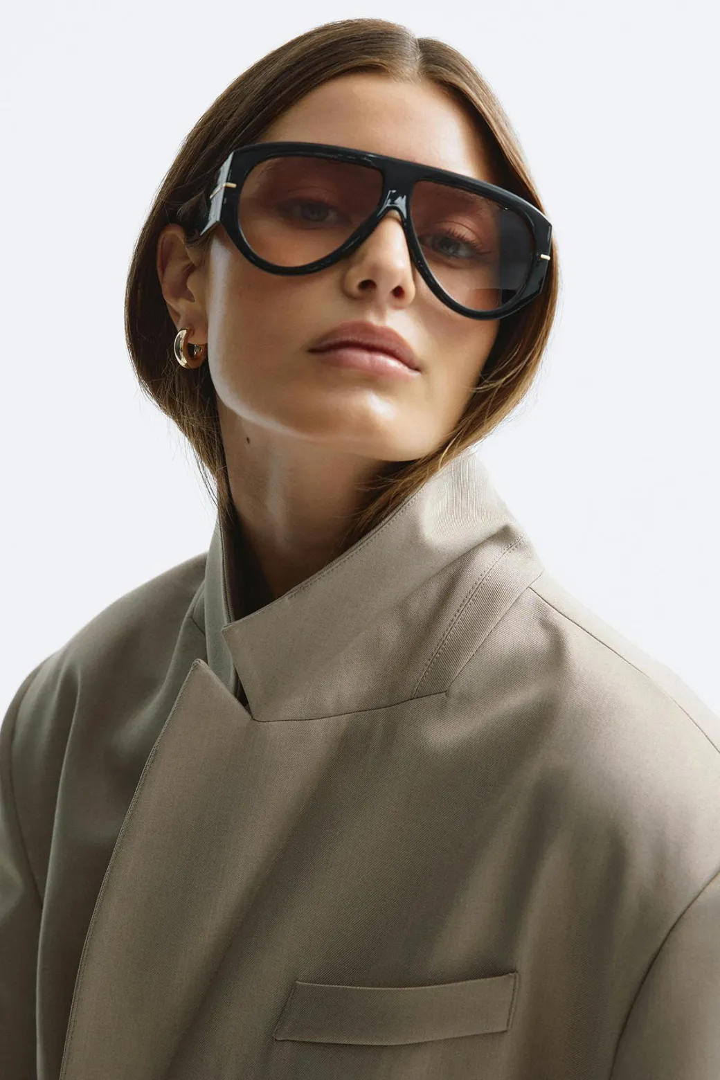 Bold aviator sunglasses
