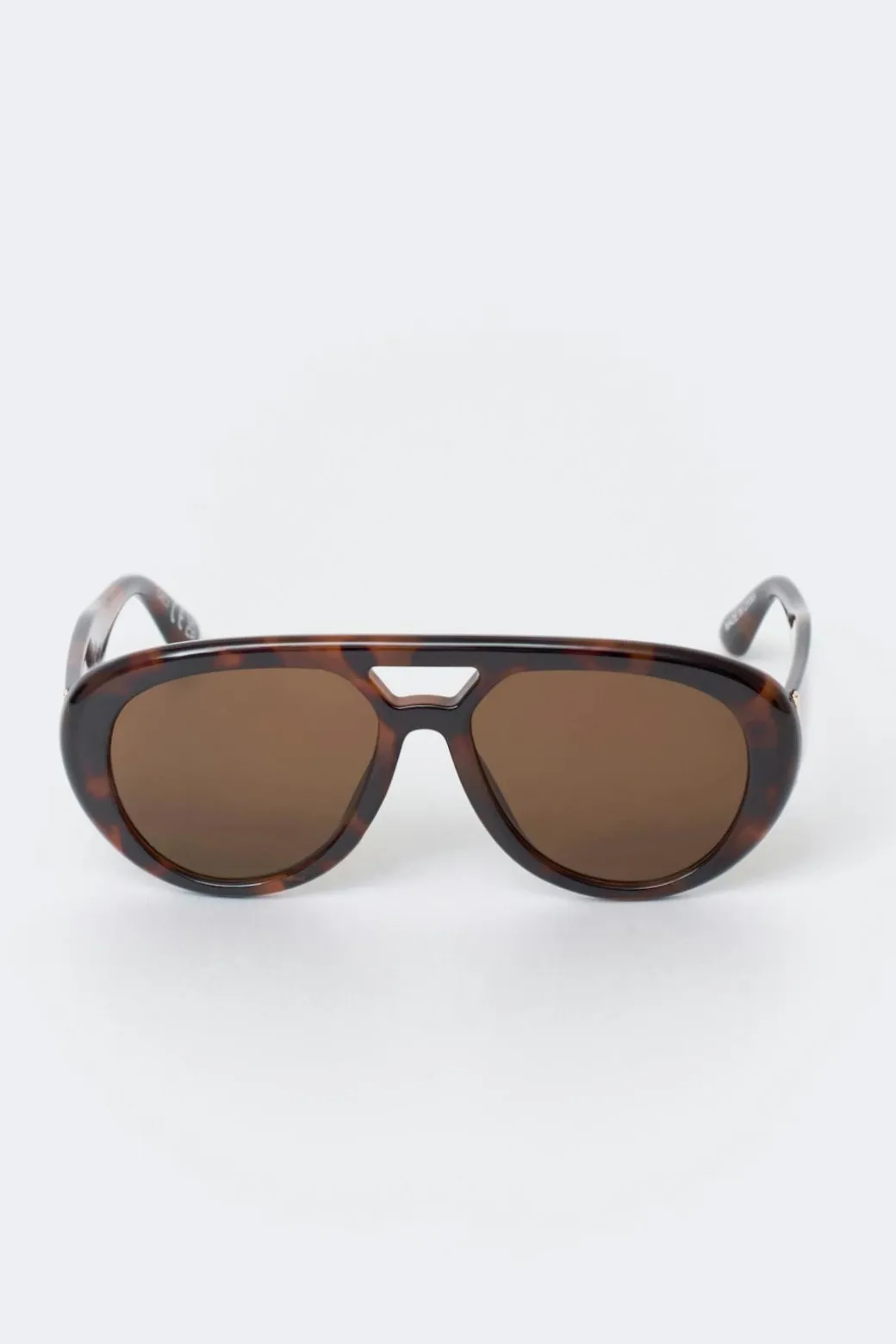 Bold aviator sunglasses