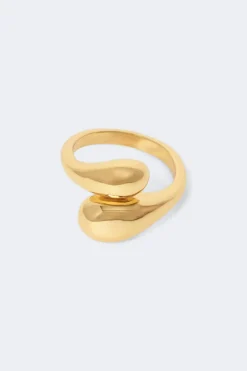 Chunky gold ring