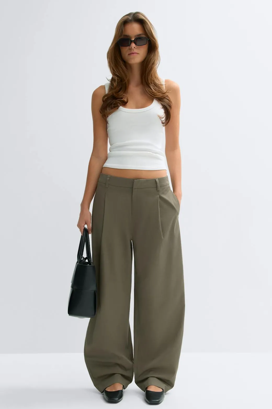 Cotton barrel trousers