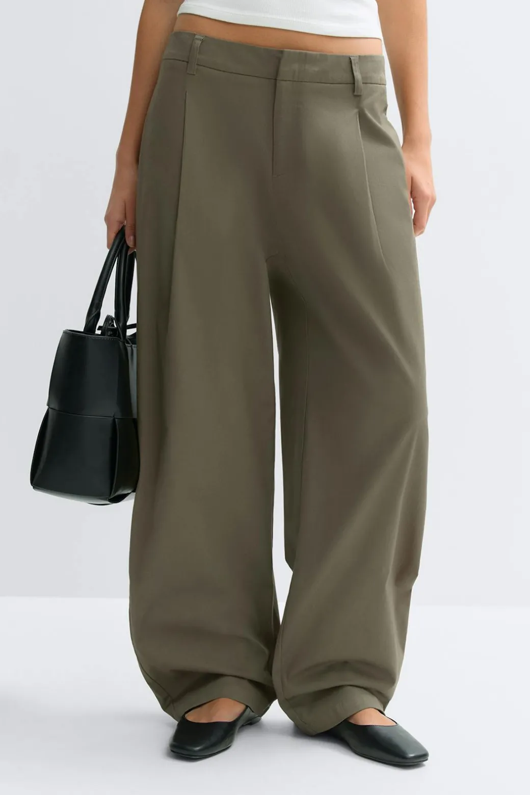 Cotton barrel trousers