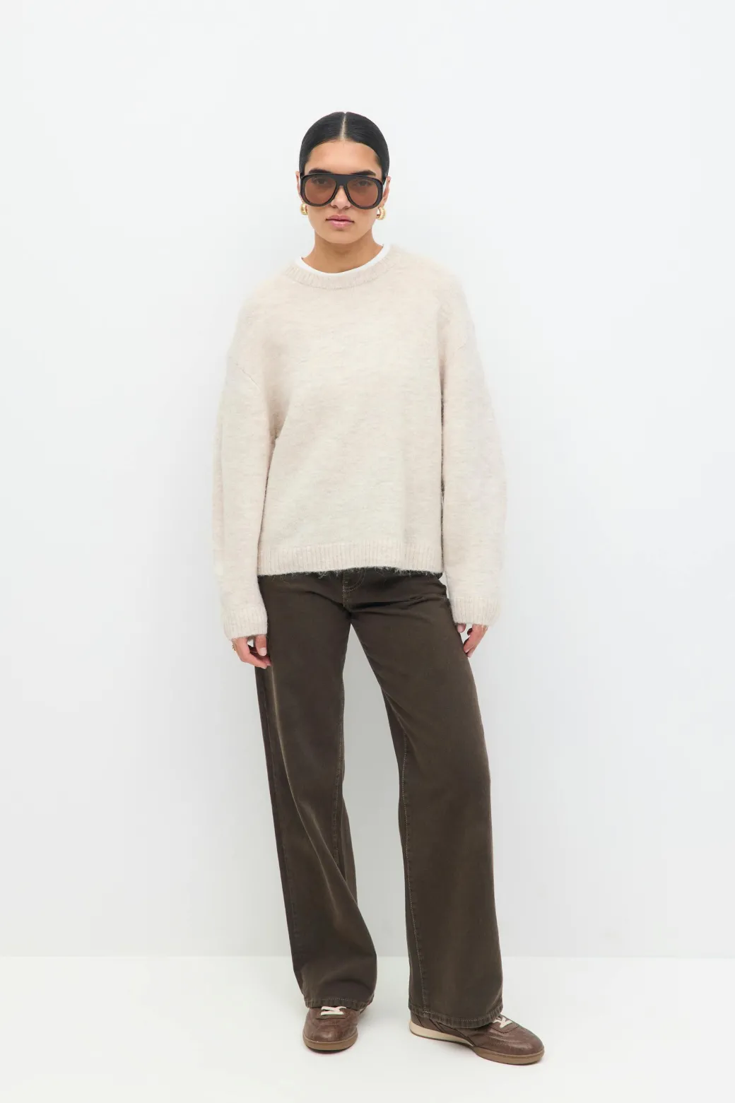 Crew neck knitted sweater