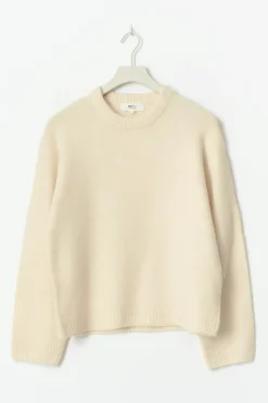 Crew neck knitted sweater
