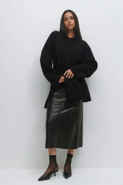 Crew neck knitted sweater