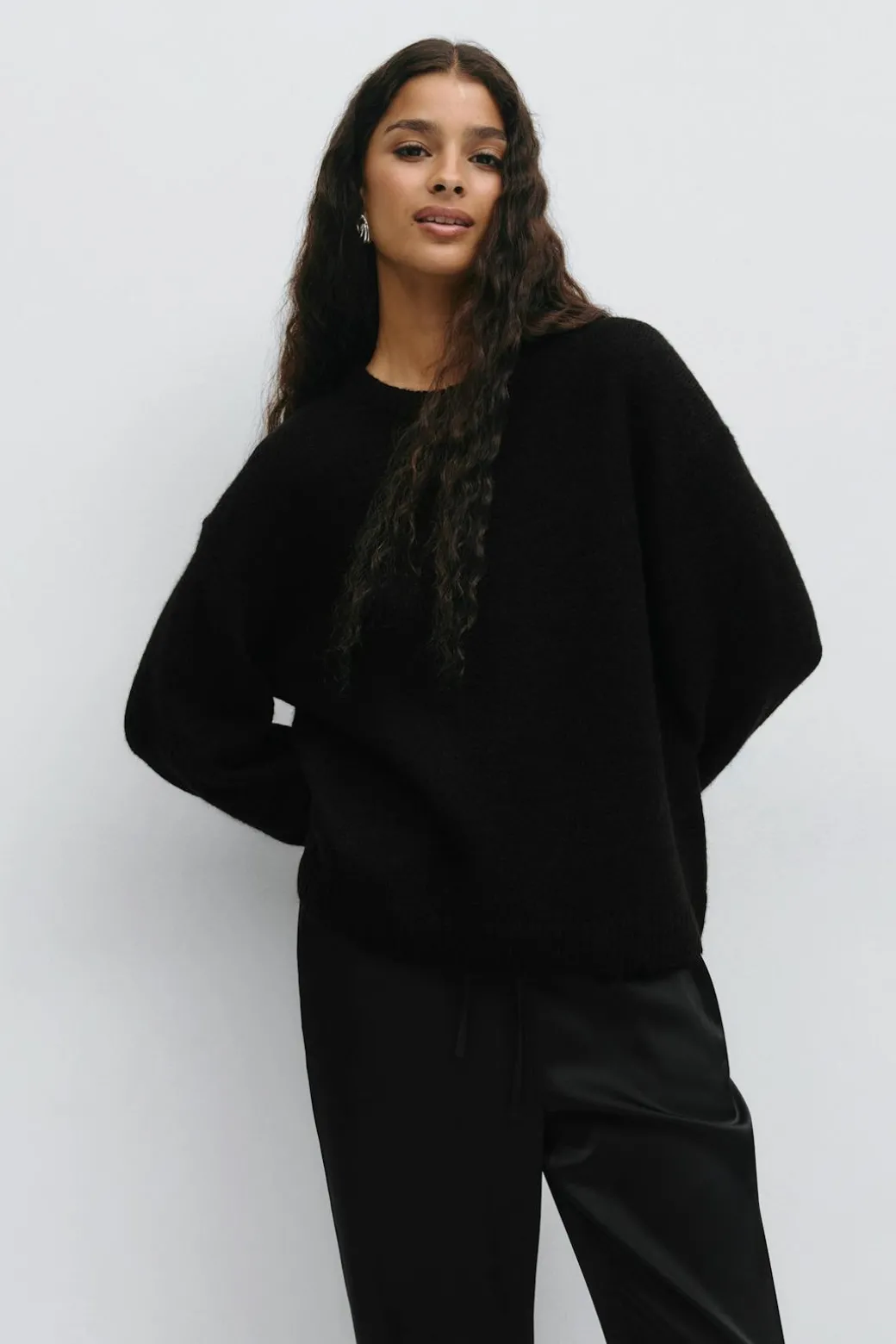 Crew neck knitted sweater