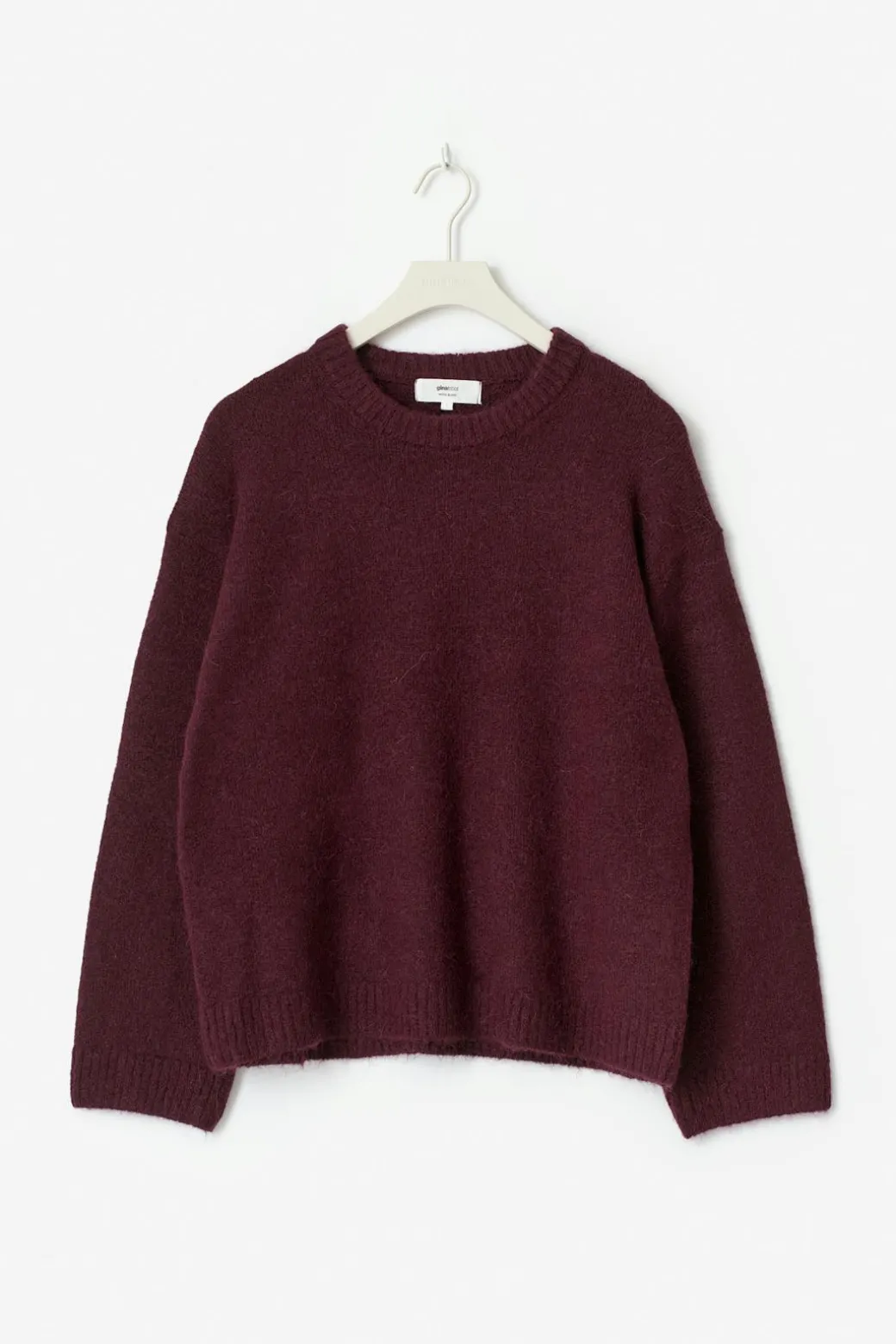 Crew neck knitted sweater