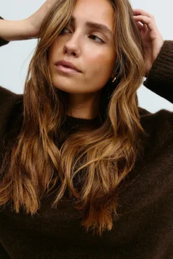Crew neck knitted sweater