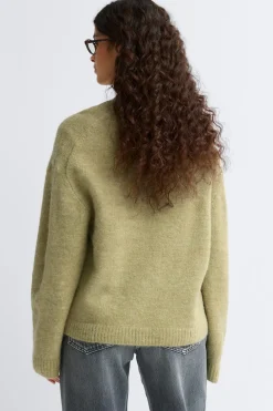 Crew neck knitted sweater