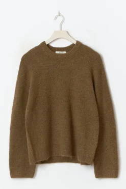 Crew neck knitted sweater