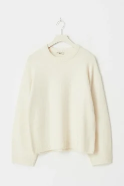 Crew neck knitted sweater