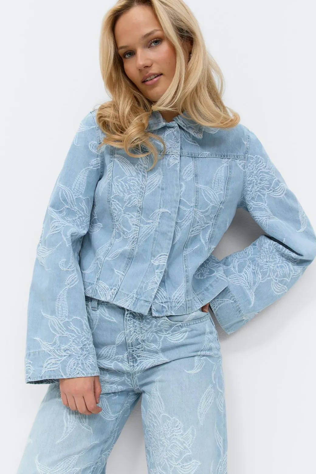 Embroidery denim shirt