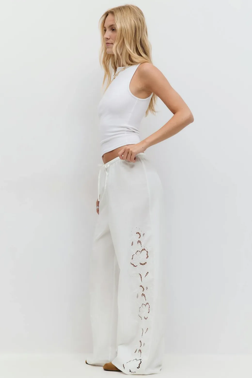 Embroidery poplin trousers
