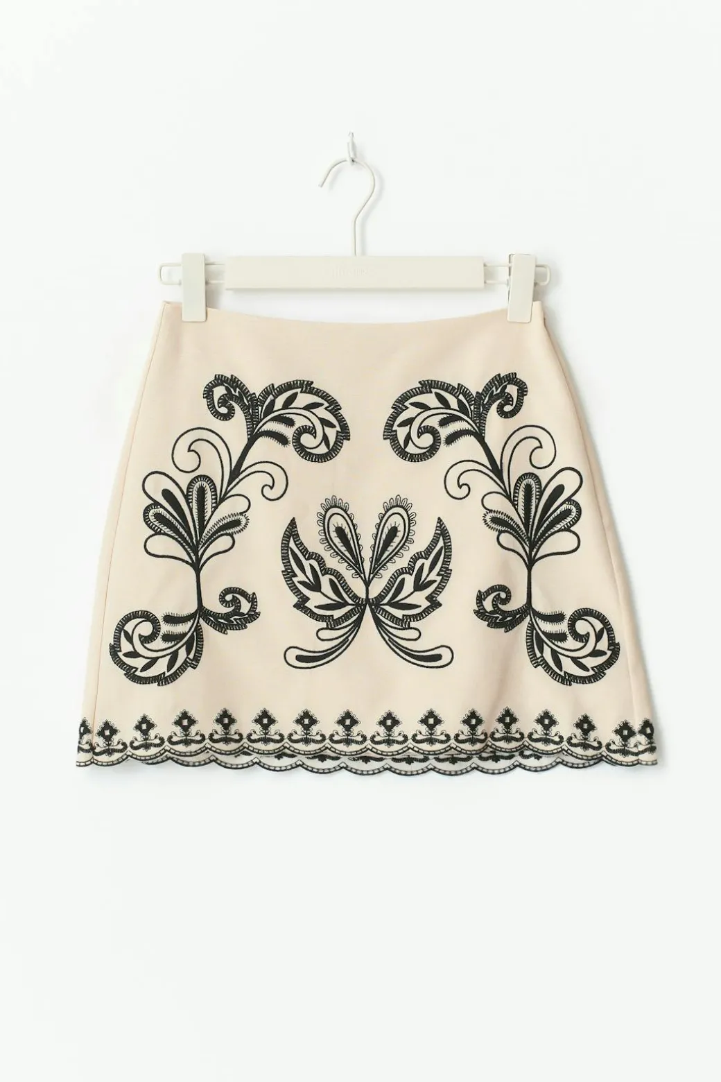 Embroidery skirt