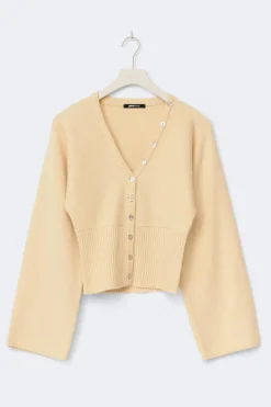 Fitted waist knitted cardigan