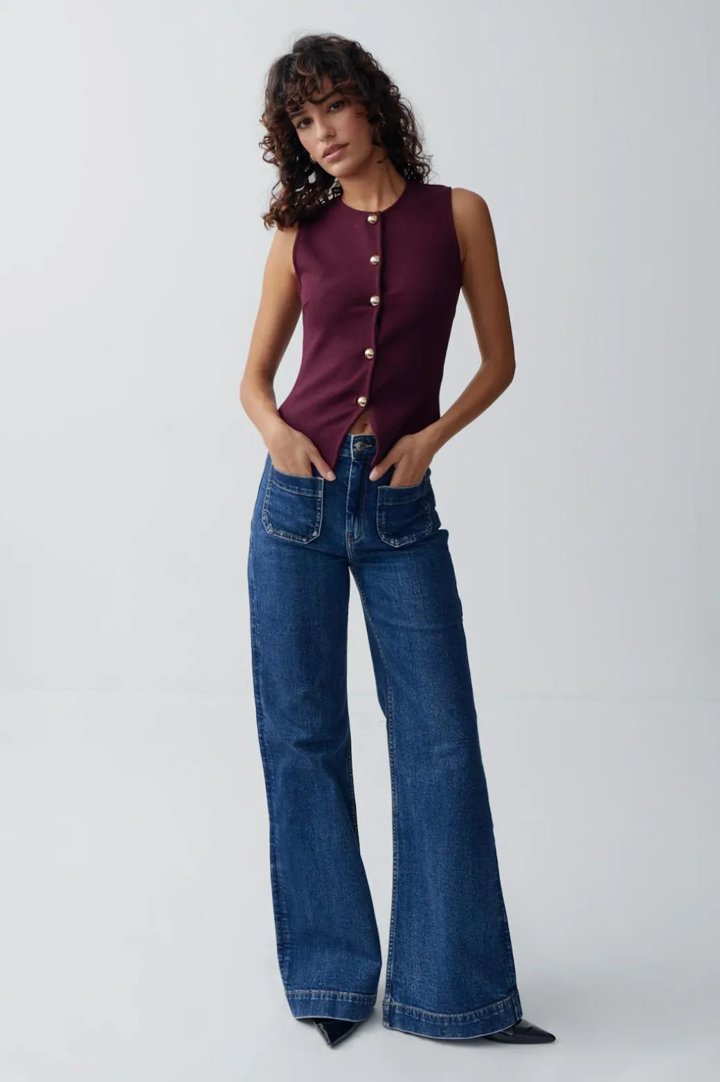 Front pocket flare jeans