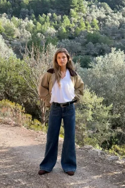 Front pocket flare jeans