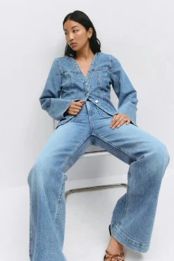 Front pocket flare jeans