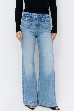 Front pocket flare jeans