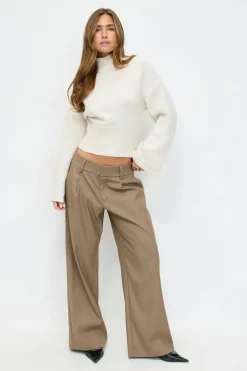 Funnel neck knitted sweater