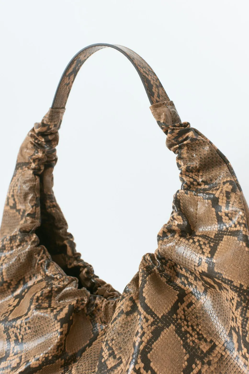 Gathered tote bag