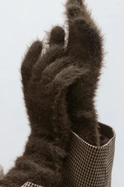 Hairy gloves