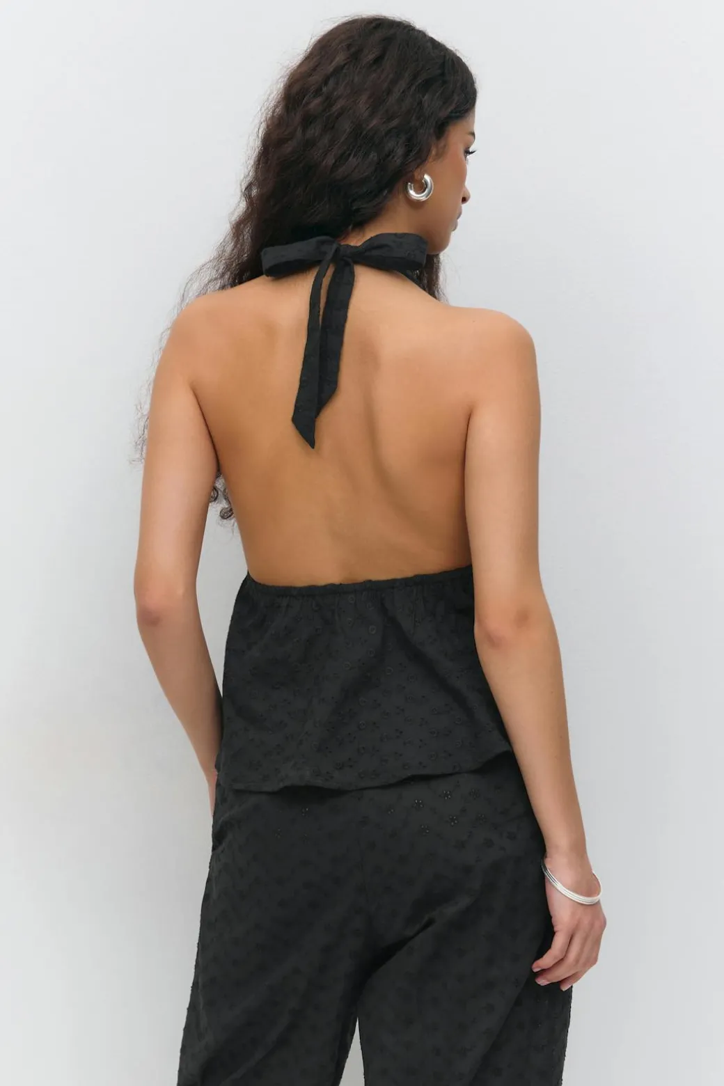 Halterneck anglaise top