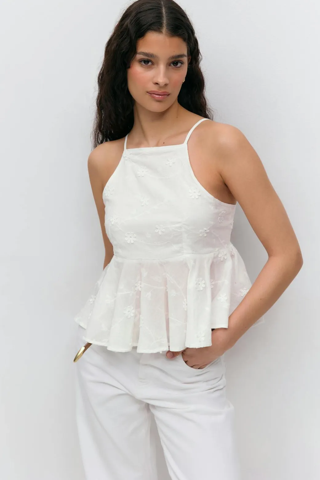 Halterneck anglaise top