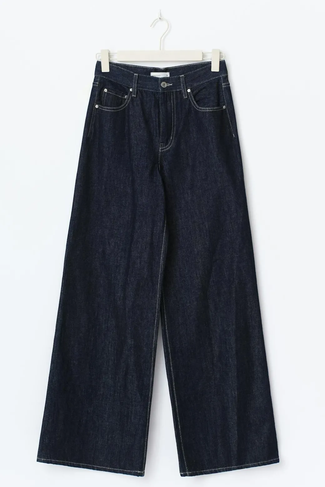 High and wide jeans