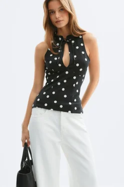 Keyhole tie top