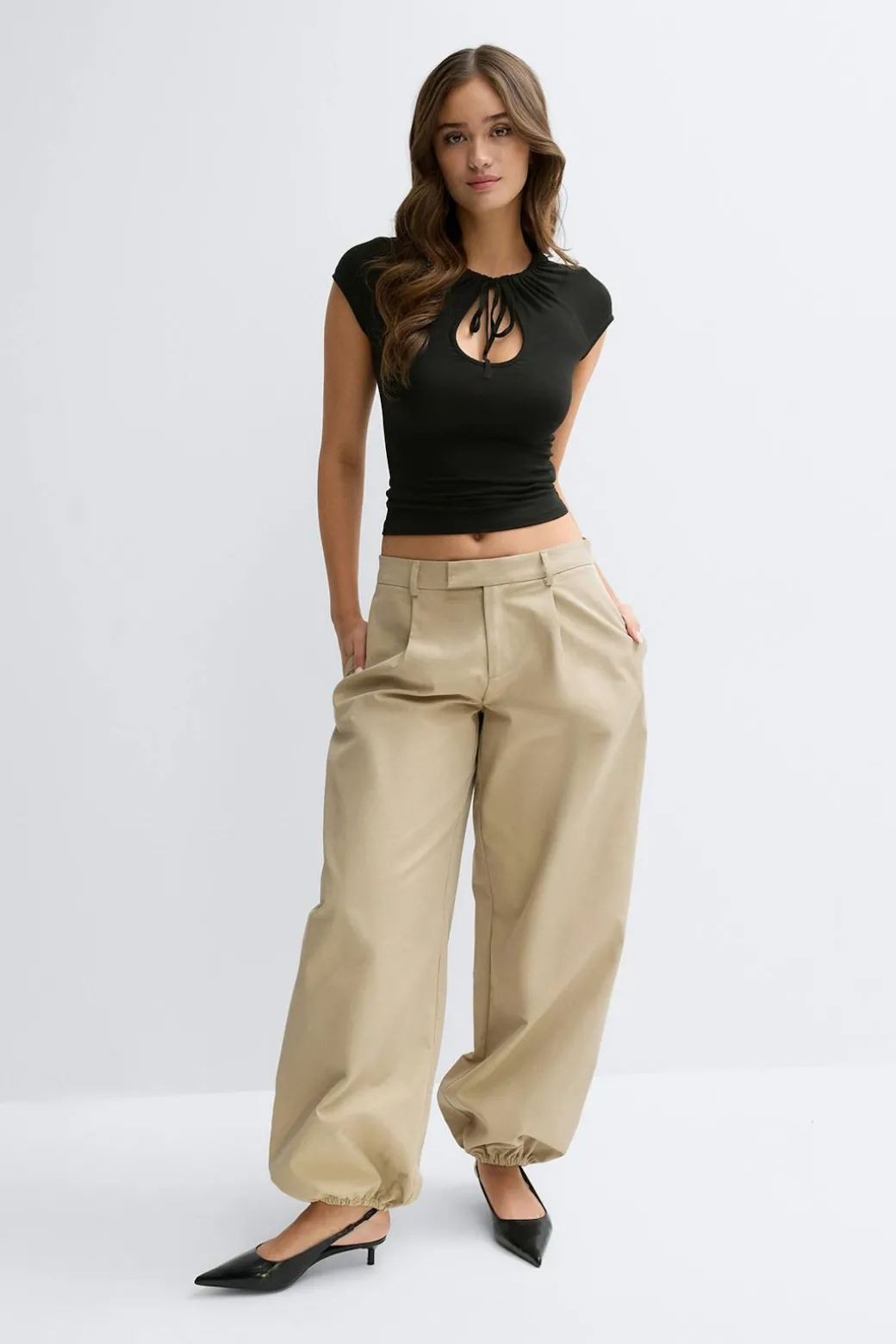 Keyhole top