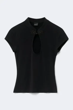 Keyhole top