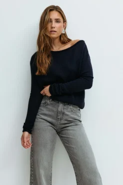 Knitted boatneck top