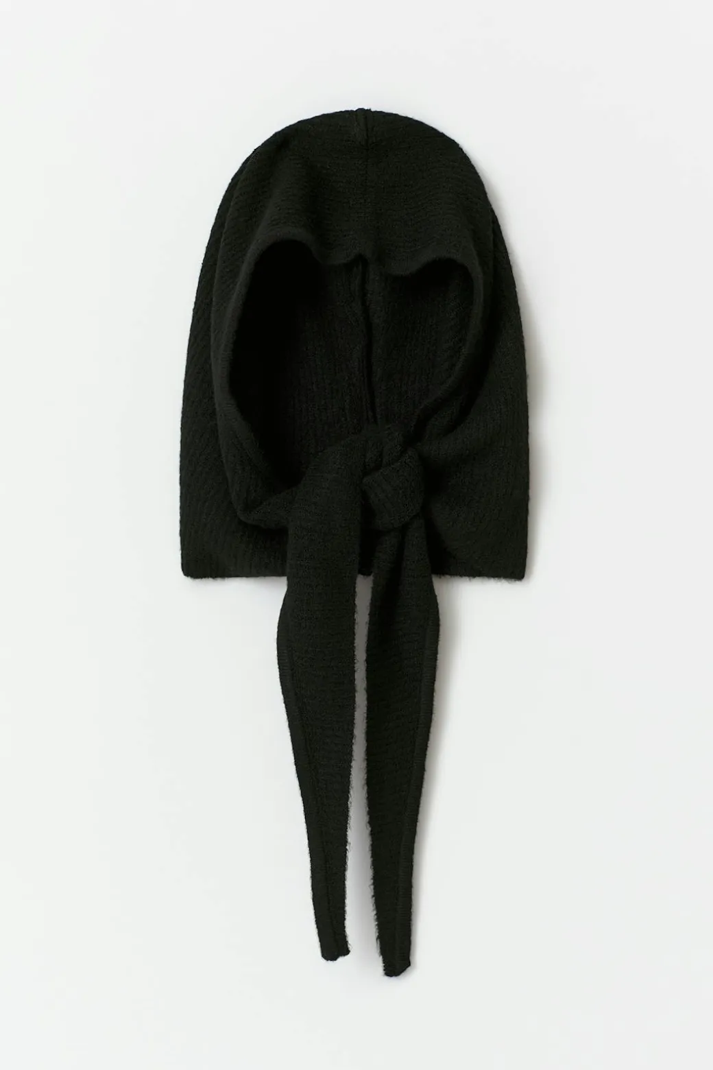 Knitted bonnet