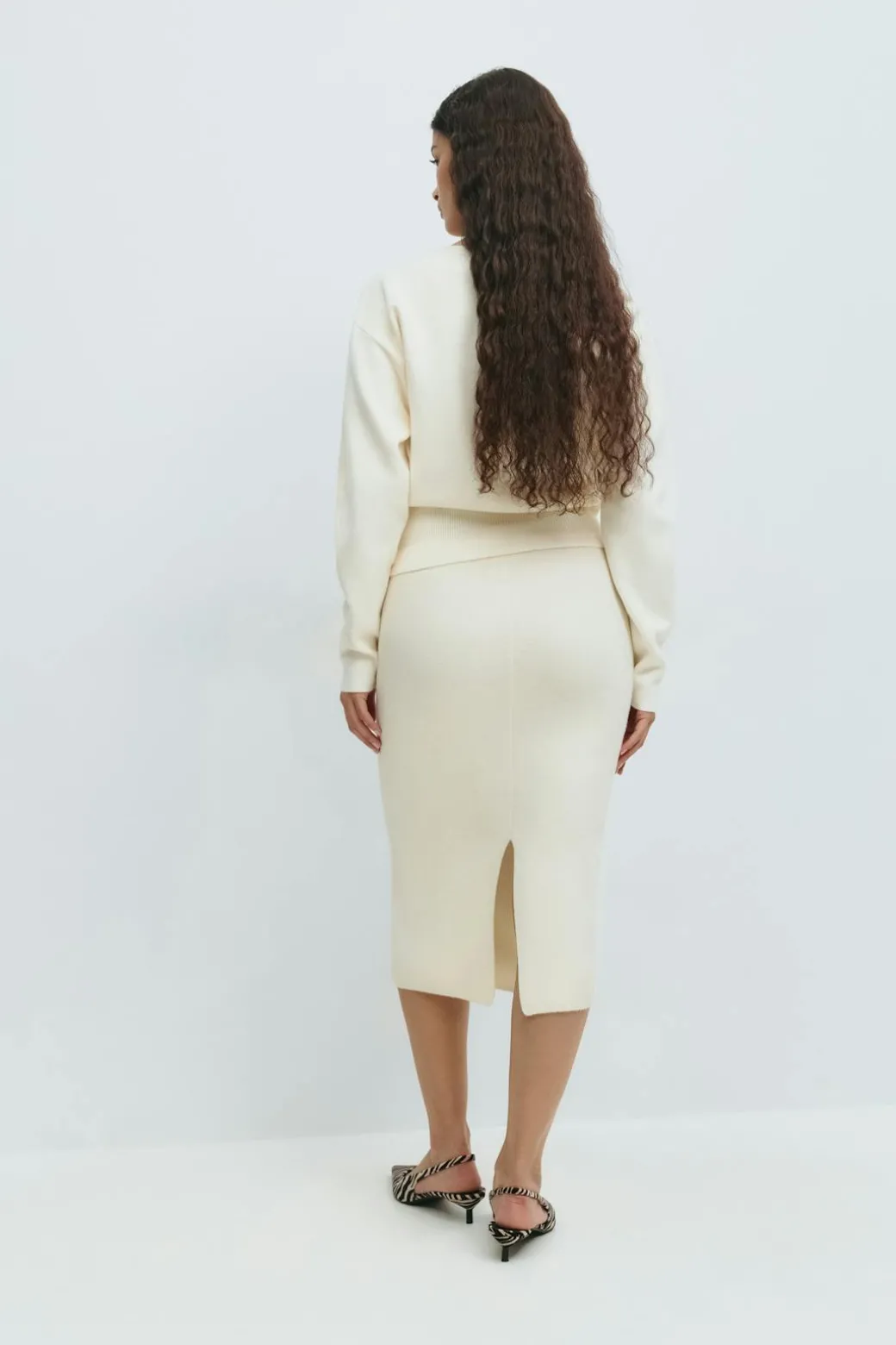 Knitted pencil skirt