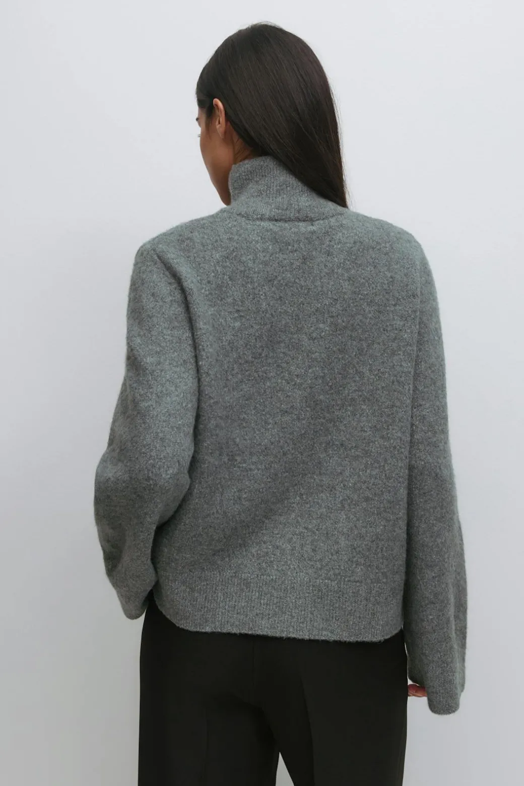 Knitted pocket cardigan