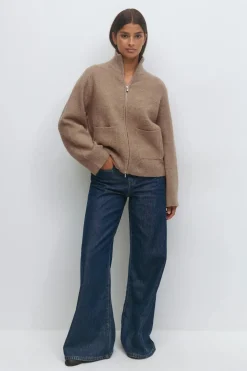 Knitted pocket cardigan