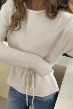Knitted tie top