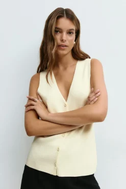 Knitted vest