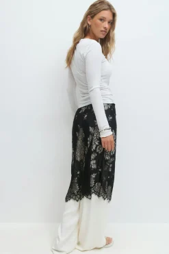 Lace apron skirt