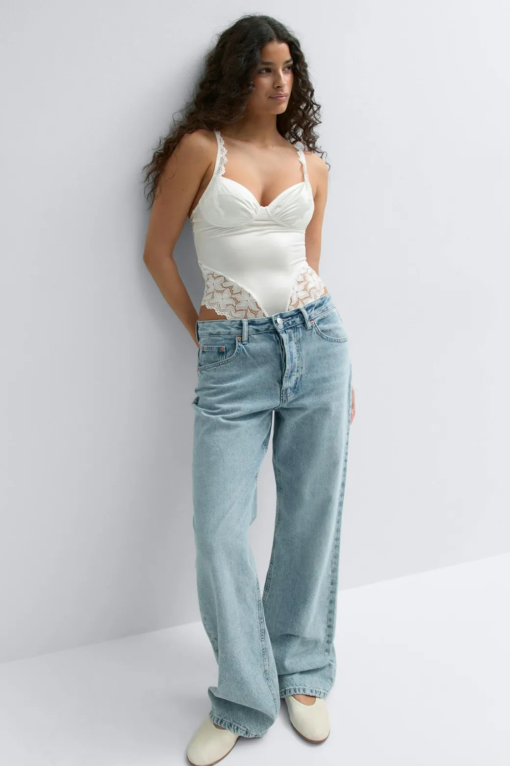 Lace detail body